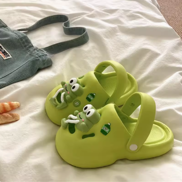 可愛小青蛙厚底洞洞鞋