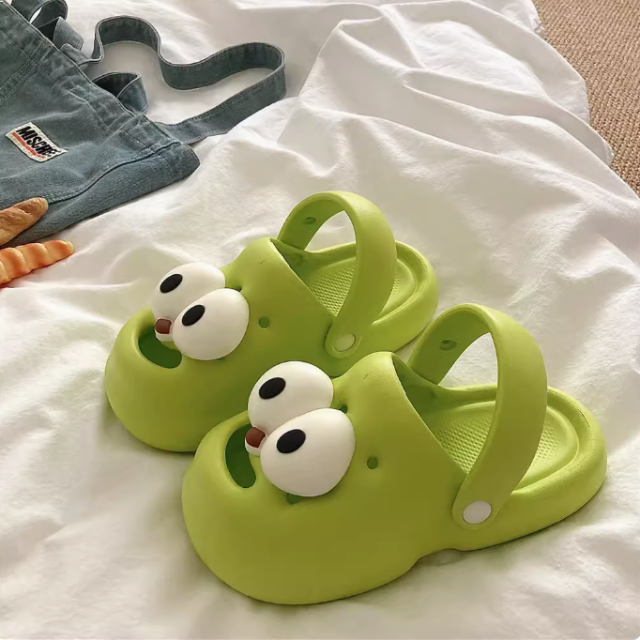 大眼睛卡通厚底洞洞鞋