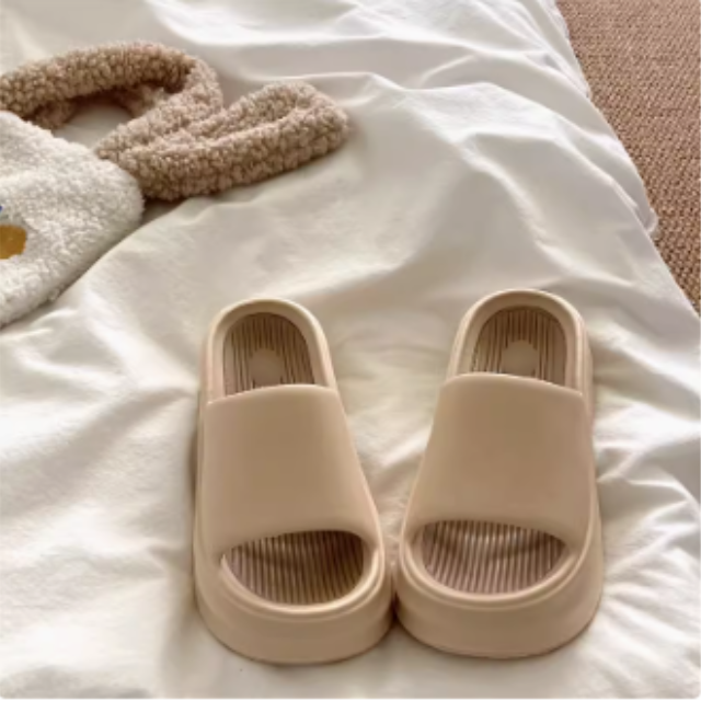 奶茶色厚底拖鞋