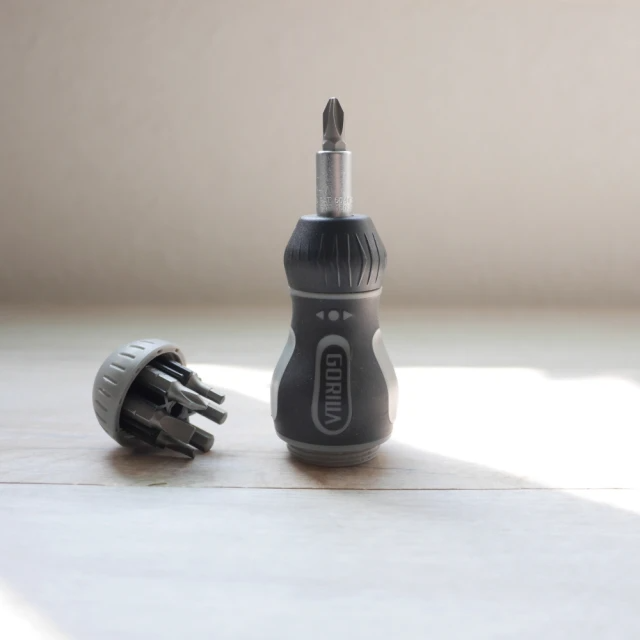 GORILLA 紳士質人手工具 省力短螺絲起子(7in1短棘輪起子)