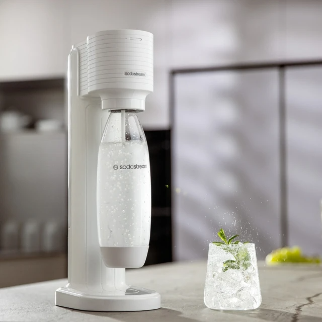 英國SodaStream 全新快扣氣泡水機(白)