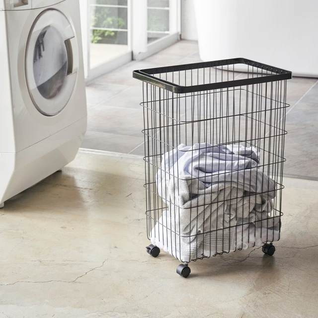 YAMAZAKI-tower手把洗衣籃(黑)